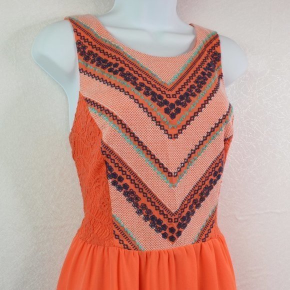 My Michelle Coral Embroidered / Crochet Dr… - Picture 2 of 11